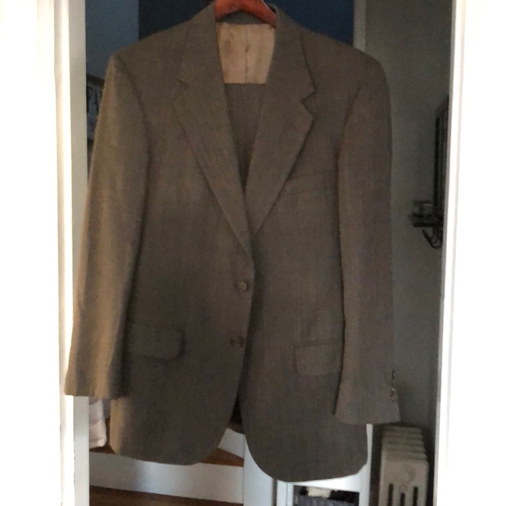 Men's dark gray suit 42R